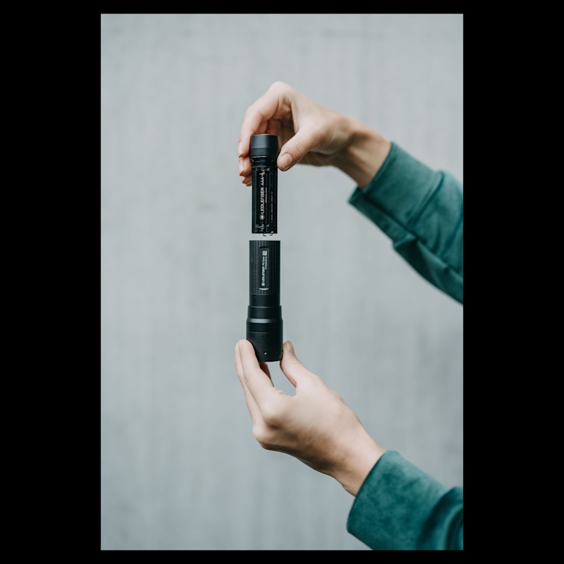 Ledlenser P6 Core Police Led Torch - Image 4